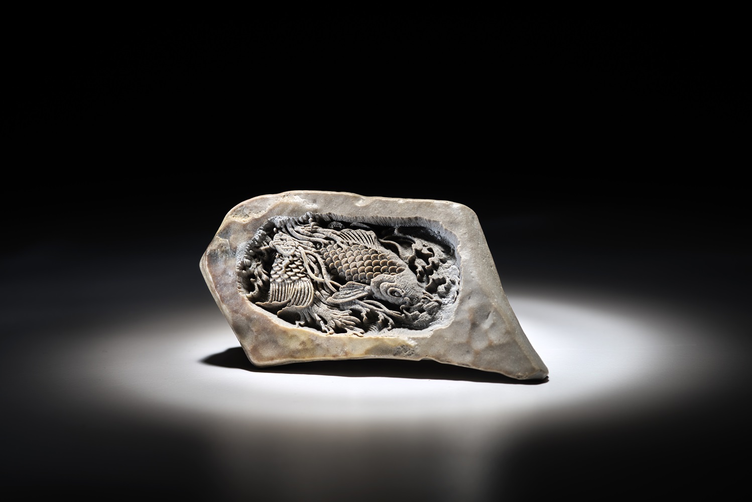 戈壁石細小微雕刻