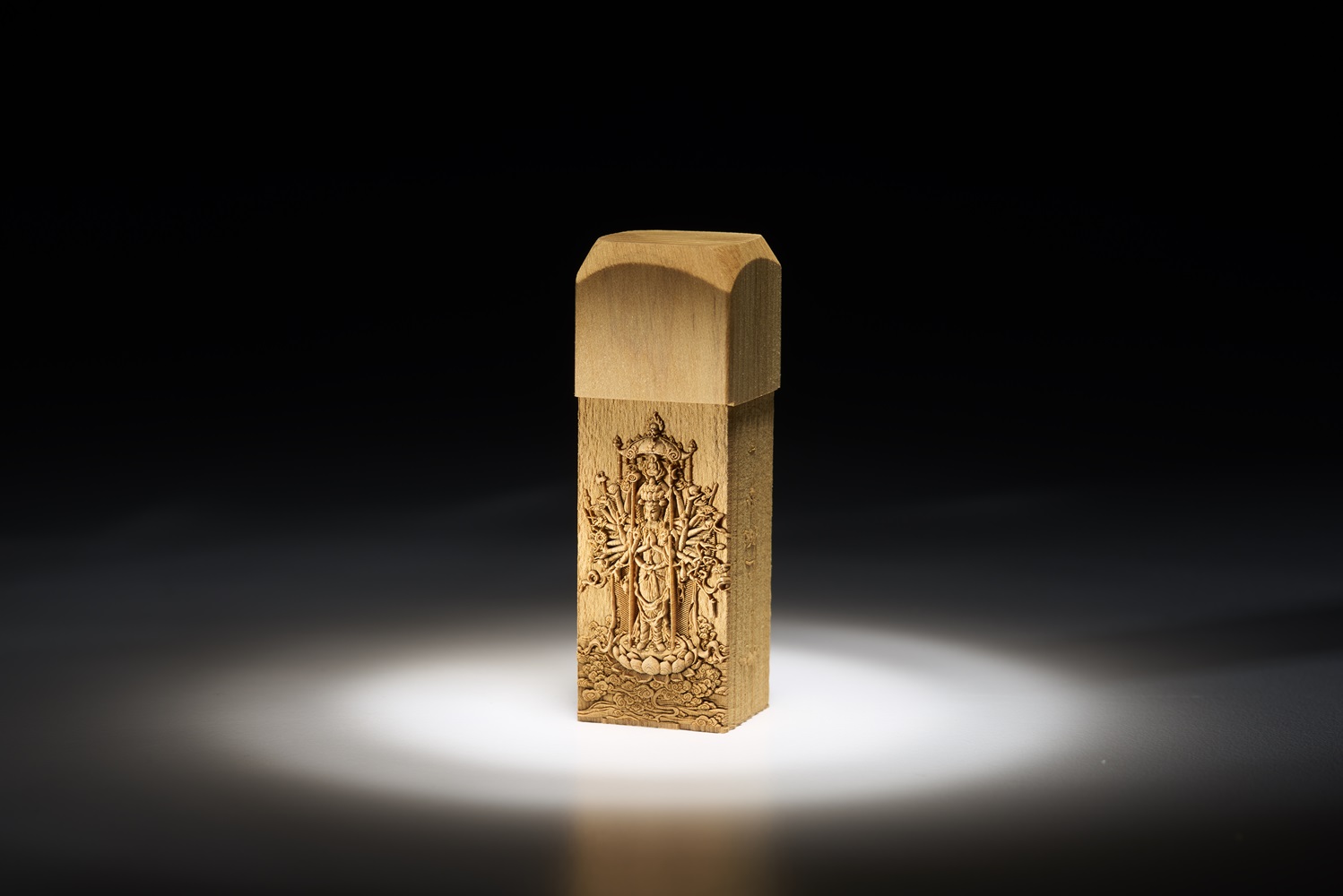 肖楠木毫芒雕刻印章